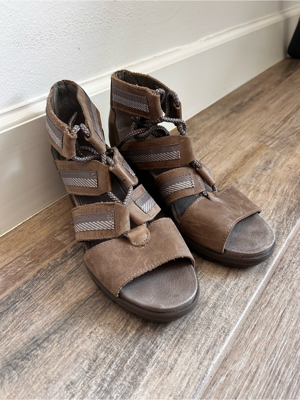 Sorel Wedges 8.5